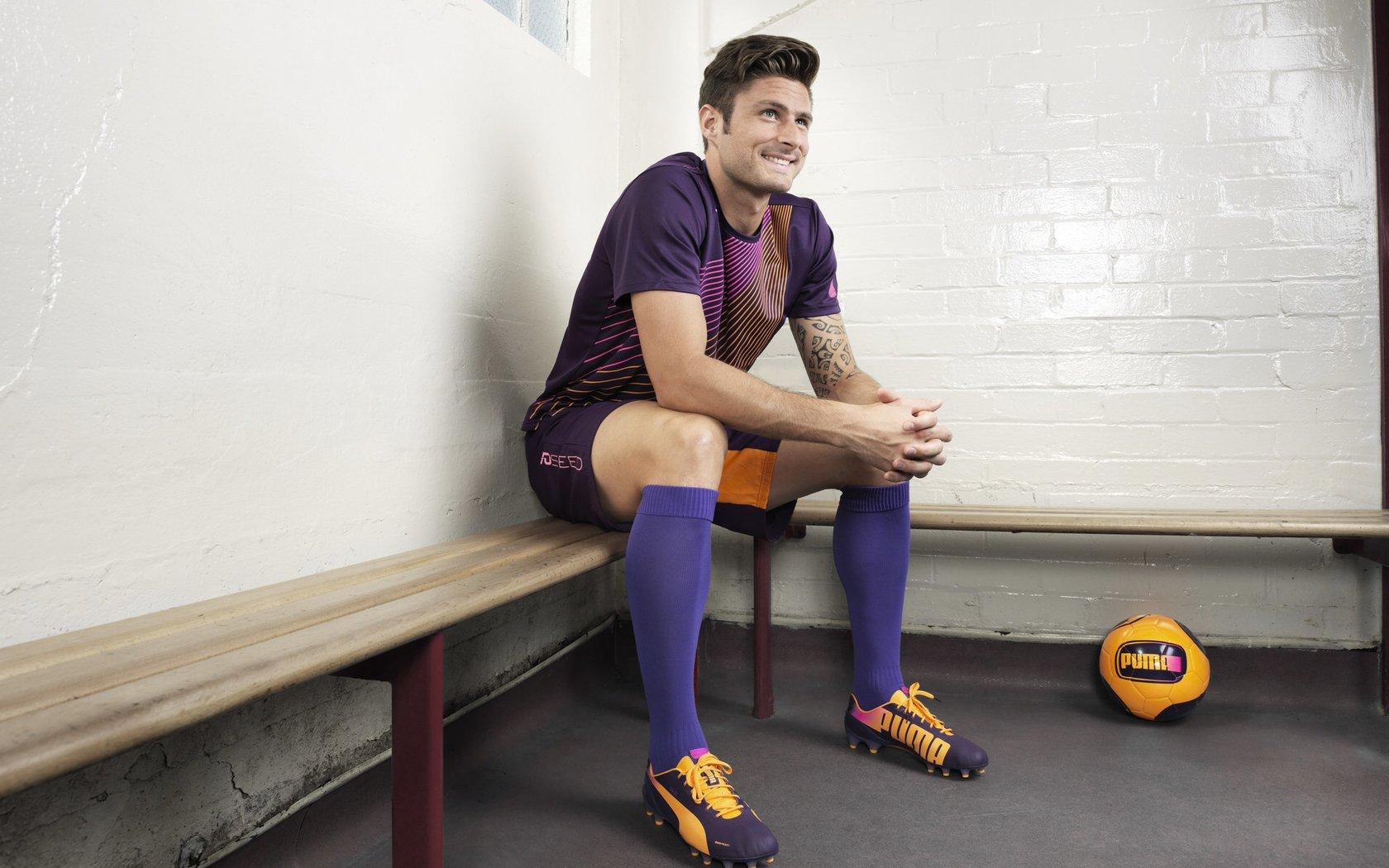 官方,莱比锡签下18岁中场新星马克西莫维奇,转会费达1400万欧