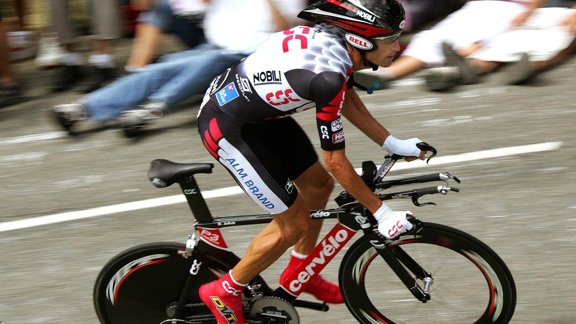 波帅吉诺比利师徒同庆荣耀 马刺老搭档默契铸就传奇